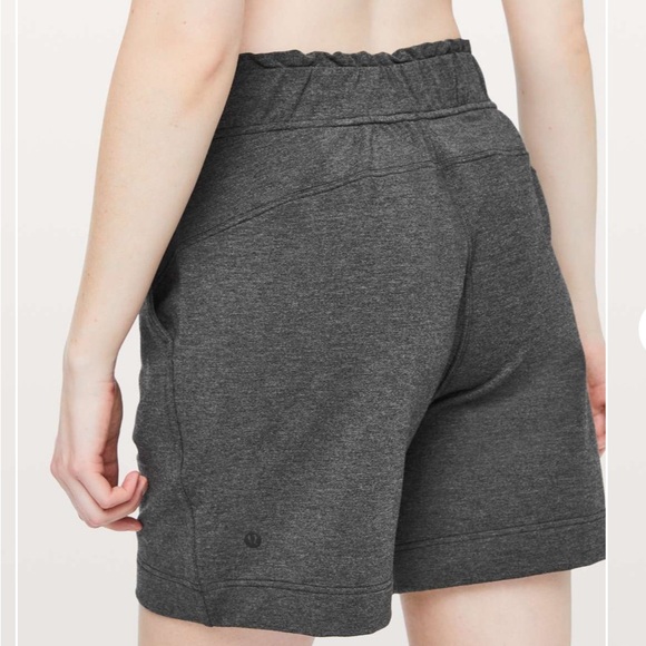 Lululemon Hello Sunday Short, Size 6 - Picture 3 of 11